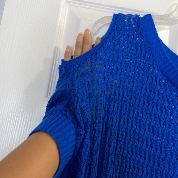 Crochet Cold shoulder top - Picture 4 of 5